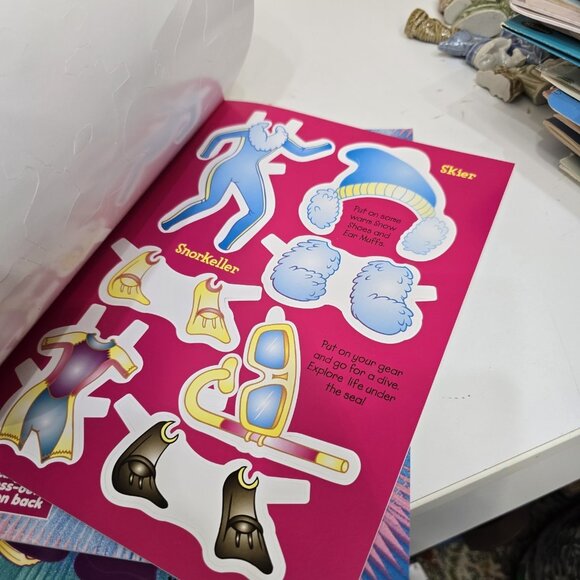 Set Of 4 Dress Up Dolls  Paper Doll Books Uncut Fashions - Picture 15 of 16